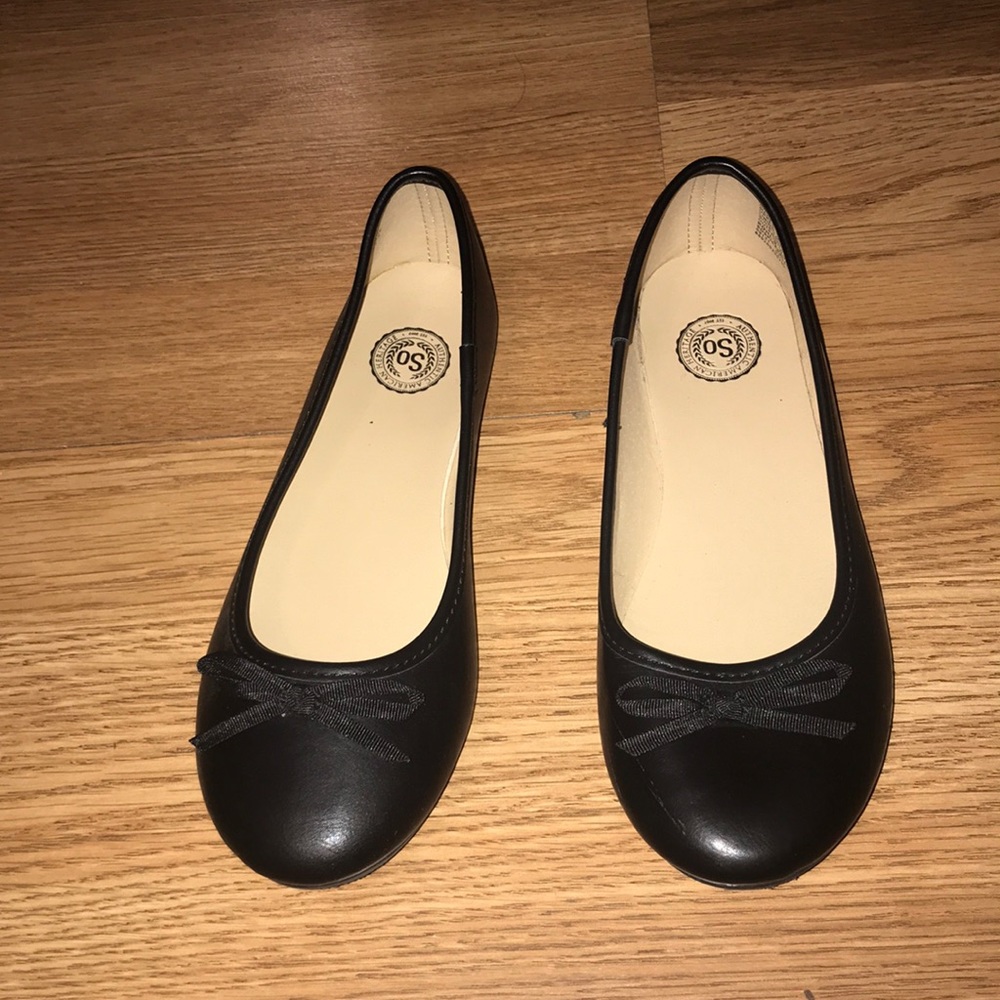 Black Ballet Flats (not ballet slippers)